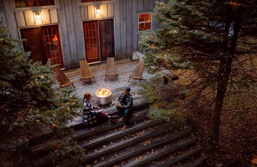 South Londonderry Cabin | Deerwood Hill ~ après ski cabin hot tub fire pit Stratton Manchester