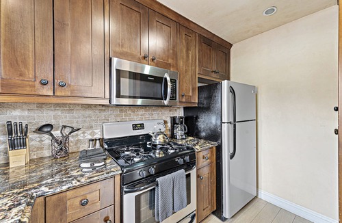 Laguna Beach Condo | Direct Beach access/Ocean View Performing Arts Haven