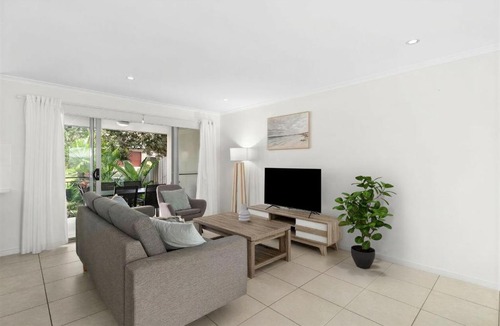 Mountain Creek Apartment | Direct Collective - Breeze on Brightwater