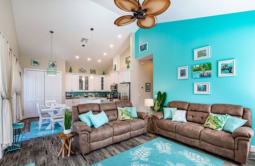 Weeki Wachee Gardens House | DIRECT WEEKI WACHEE RIVERFRONT! KEY WEST PARADISE!