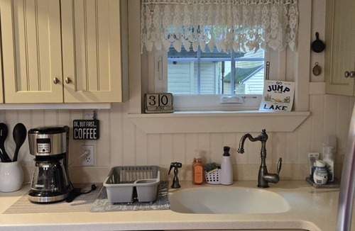 Mount Gretna Heights Cottage | ​Discover Mount Gretna Magic: Wake at the Lake