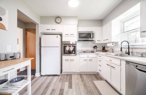 Columbus House | Dorothy Den - Boho Home w/Garage