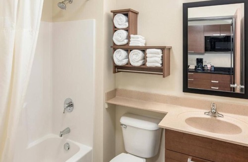 Jamestown Hotel | Double the Space! 2 Units w/Kitchens Near Frontier Village