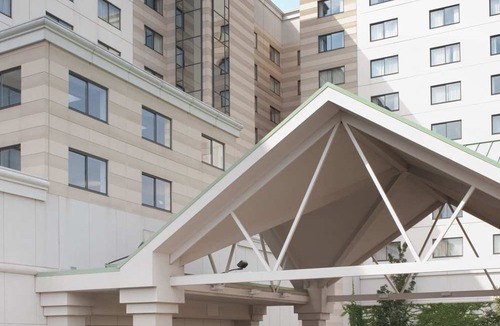 Rosemont Hotel | DoubleTree by Hilton Chicago O'Hare Airport-Rosemont