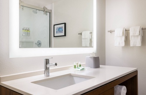 Fort Worth Hotel | DoubleTree by Hilton Fort Worth South