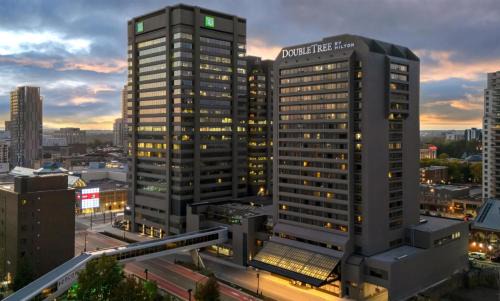 Downtown London Hotel | Doubletree by Hilton London
