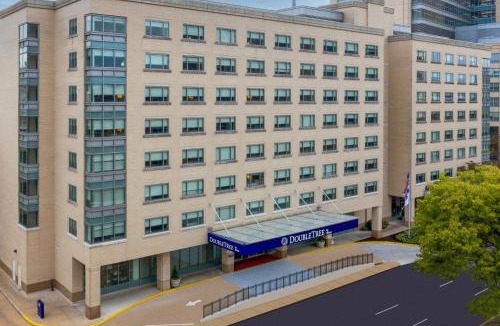 Central West End Hotel | DoubleTree by Hilton St. Louis Forest Park