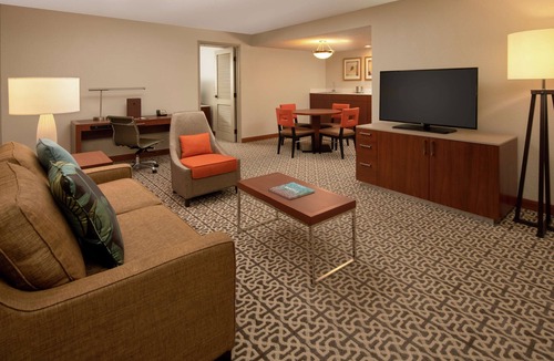 Southcenter Hotel | DoubleTree Suites by Hilton Seattle Airport - Southcenter