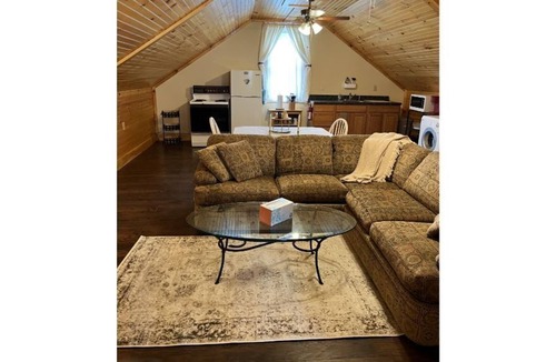 St. Albans Apartment | Downtown Apartment