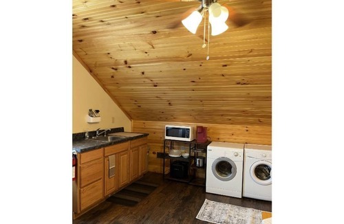 St. Albans Apartment | Downtown Apartment