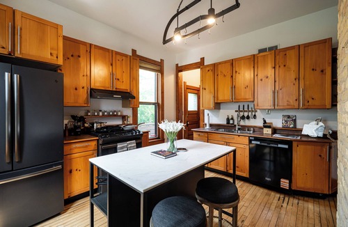 East Town House | Downtown MKE, Arcade+Games+Golf, Lake, Patio+Grill