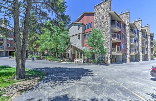 Peak 9 Condo | Downtown & Slope-side Retreat off 4'Oclock Road and walk to everything!