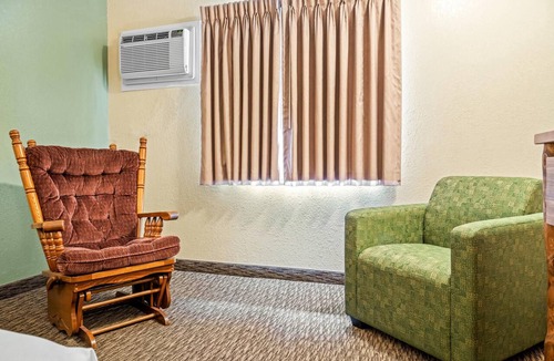 Custer Hotel | Econo Lodge Custer - Crazy Horse Area