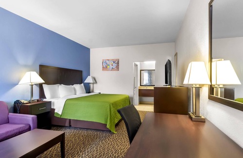 Bryan Hotel | Econo Lodge