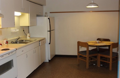 Glendive Apartment | Efficiency Apartment! 40 mins from Theodore Roosevelt Presidential Library!