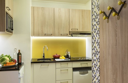 Grenelle Apartment | EIFFEL TOWER VIEWS STUDIO WITH AIRCON