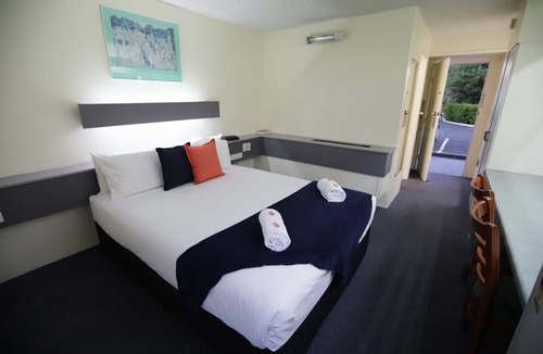 Emerald Hotel | Emerald Central Hotel