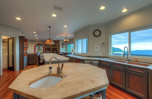 Eastsound House | Empress Island Manor