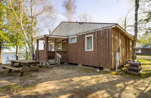 Puposky House | Endless Fun! Lakefront Cabin at Birch Haven Resort