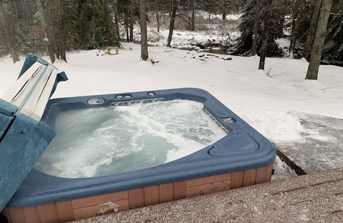 South Londonderry House | Entire home on 8 acres, private swim pond