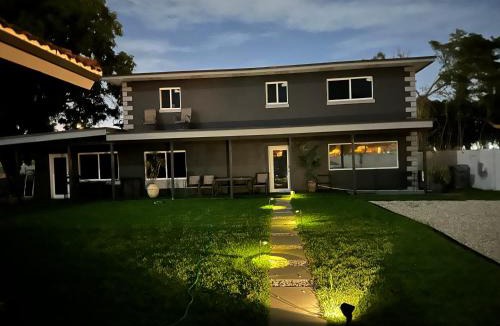 Survey Creek House | Exec Suites Men only 7 min to Ocean