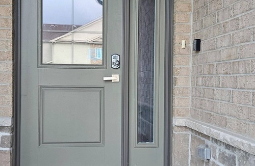Highland West House | Executive 3-Bedroom Townhouse Condo with 3 Ensuites