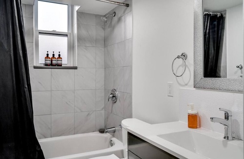 New Edinburgh Apartment | Executive 3BR | Monthly Stays | Quiet East Ottawa