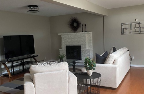 Guelph House | Executive Detached Home