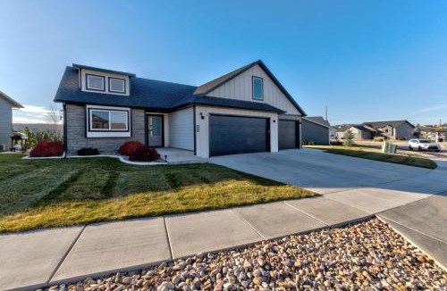 Rapid City House | Executive Golf Course Home, Family Friendly