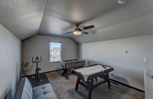 Rapid City House | Executive Golf Course Home, Family Friendly