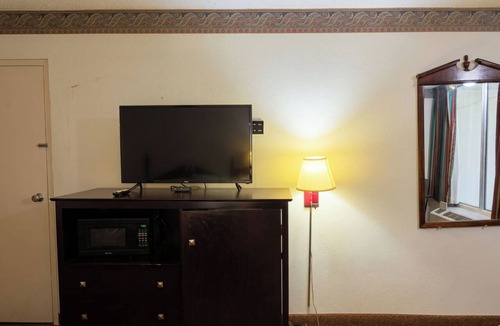 Lufkin Hotel | Executive Inn & Suites Lufkin US 59