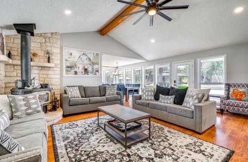 Oatmeal House | Expansive Bertram Retreat w/Pool, on 28 Acres!