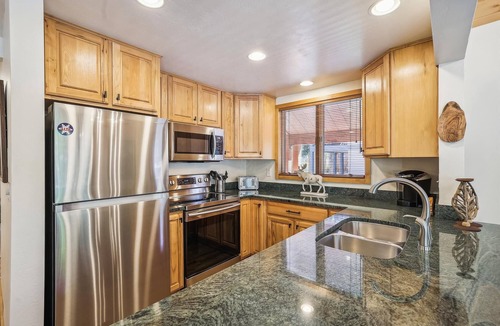 Warrior's Mark West House | Experience Freeride Haus, a beautiful Breckenridge home with a private hot tub!