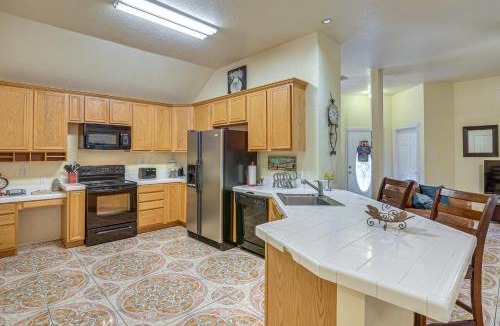Alvin House | Explore Alvin! Charming Home Near College & Dtwn