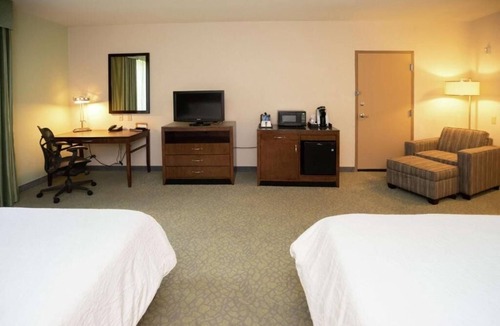 Covington Hotel | Explore Covington's Central Business District – Room Beds Near Top Attractions