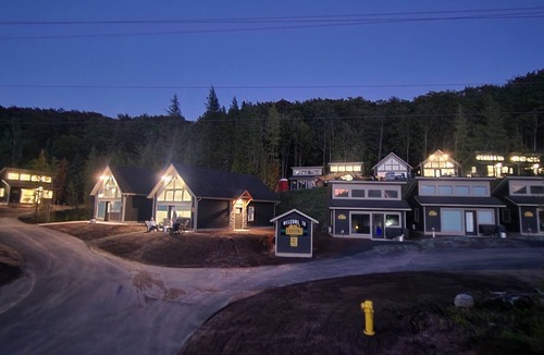 Munising Ski Chalet | EXPLORE Munising Studio Suite 106