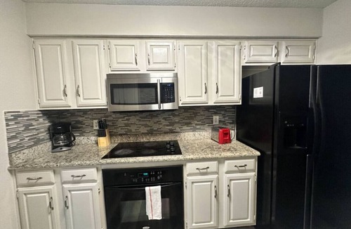 Northeast Carrollton House | *Extended Stay: Backyard, Garage, Fireplace*