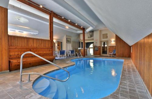Killington Apartment | Fall Line Small Studio - Perfect for Two - On Shuttle Route with Amenities G6A condo