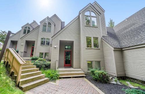 Killington Apartment | Fall Line Small Studio - Perfect for Two - On Shuttle Route with Amenities G6A condo