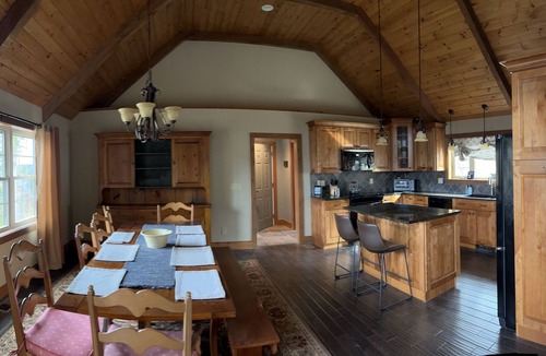 Stratton Mountain House | Family Friendly Stratton Home for All Seasons, 7 min to ski mountain