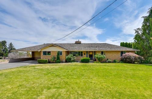 Yakima House | Family-Friendly Yakima Escape w/Yard & Pool!