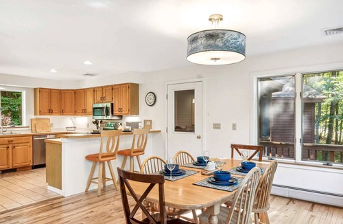 Quechee House | Family & Game Rooms, Large Deck - Highland Ridge