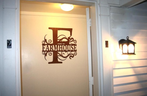 West Dover House | Farmhouse 2 - Farm Road Estate - 3mi to Mt Snow