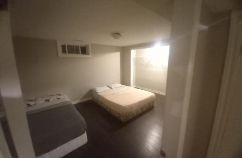 Kitchener House | SPORTS FANS STAY-FAST WIFI-FLEXIBLE CHECK IN-Free Parking