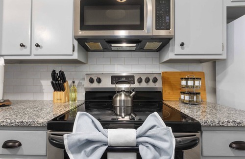 Independence House | MAJOR INTERNATIONAL SPORTING EVENT READY! 12Mins to GEHA Sleeps 8 KingBeds