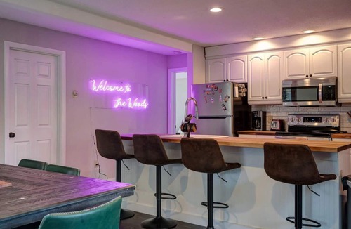 Quechee House | Fitness/GameRm Dog-Friendly - Cottage in the Woods