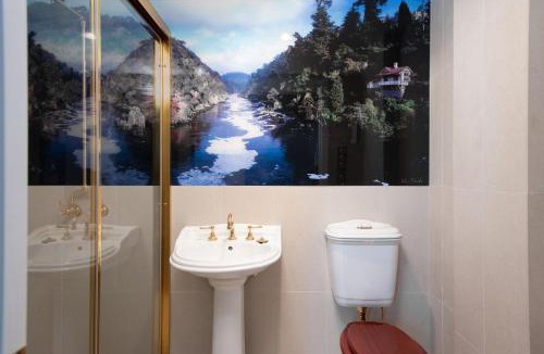 Westbury Hotel | Fitzpatricks Inn