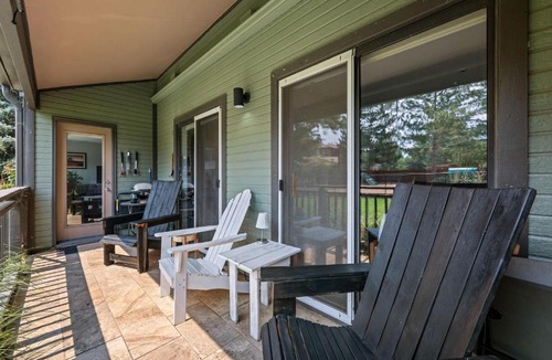 Arapahoe Ridge House | Flatirons Hideaway in Boulder CO
