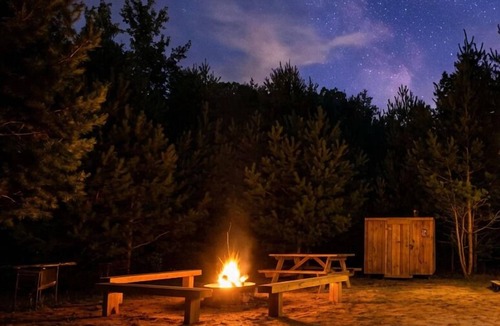 Langton Apartment | Forest Bunkie Gazebo + Outdoor Shower + Wifi