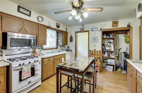 Fort Atkinson House | Fort Atkinson Ranch Home Near Rock River